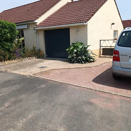 24 Du Mans Bed & Breakfast *